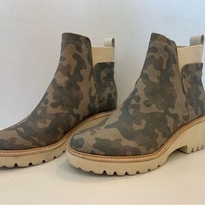 Women’s Dolce Vita grey Camo booties-size 6